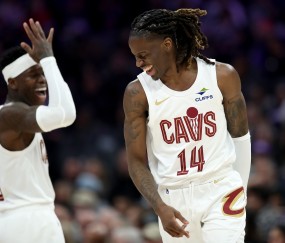 感谢国王！埃利斯来到骑士派上大用场 从读专科到落选他终于出头