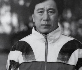 开云-他是中国足球教父，徐根宝是他的徒弟，93岁精神矍铄，桃李满天下