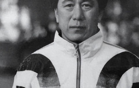 开云-他是中国足球教父，徐根宝是他的徒弟，93岁精神矍铄，桃李满天下