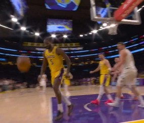 开云-太激动了😂？艾顿大帽约基奇 本来可以救的球不要了